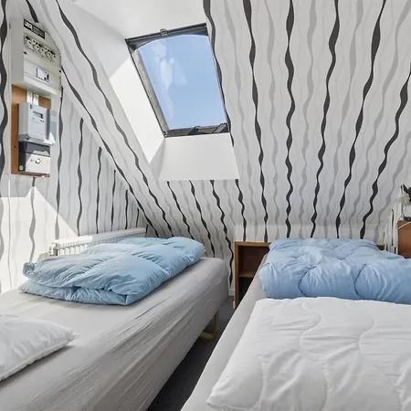 Semesterbostad Cedomir - 400m From The Sea By Interhome